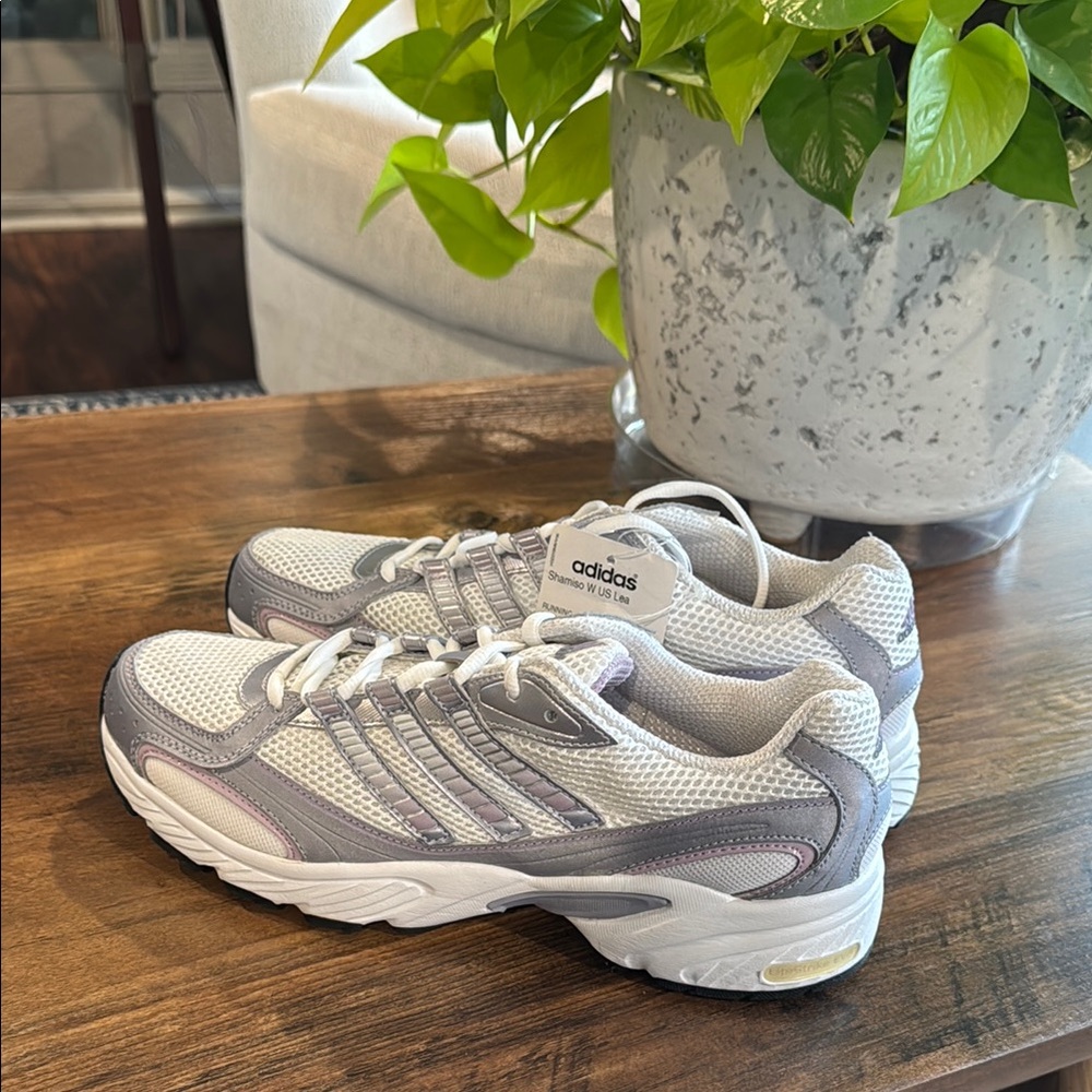 Adidas Women’s Shamiso Running Shoe (Size 10)